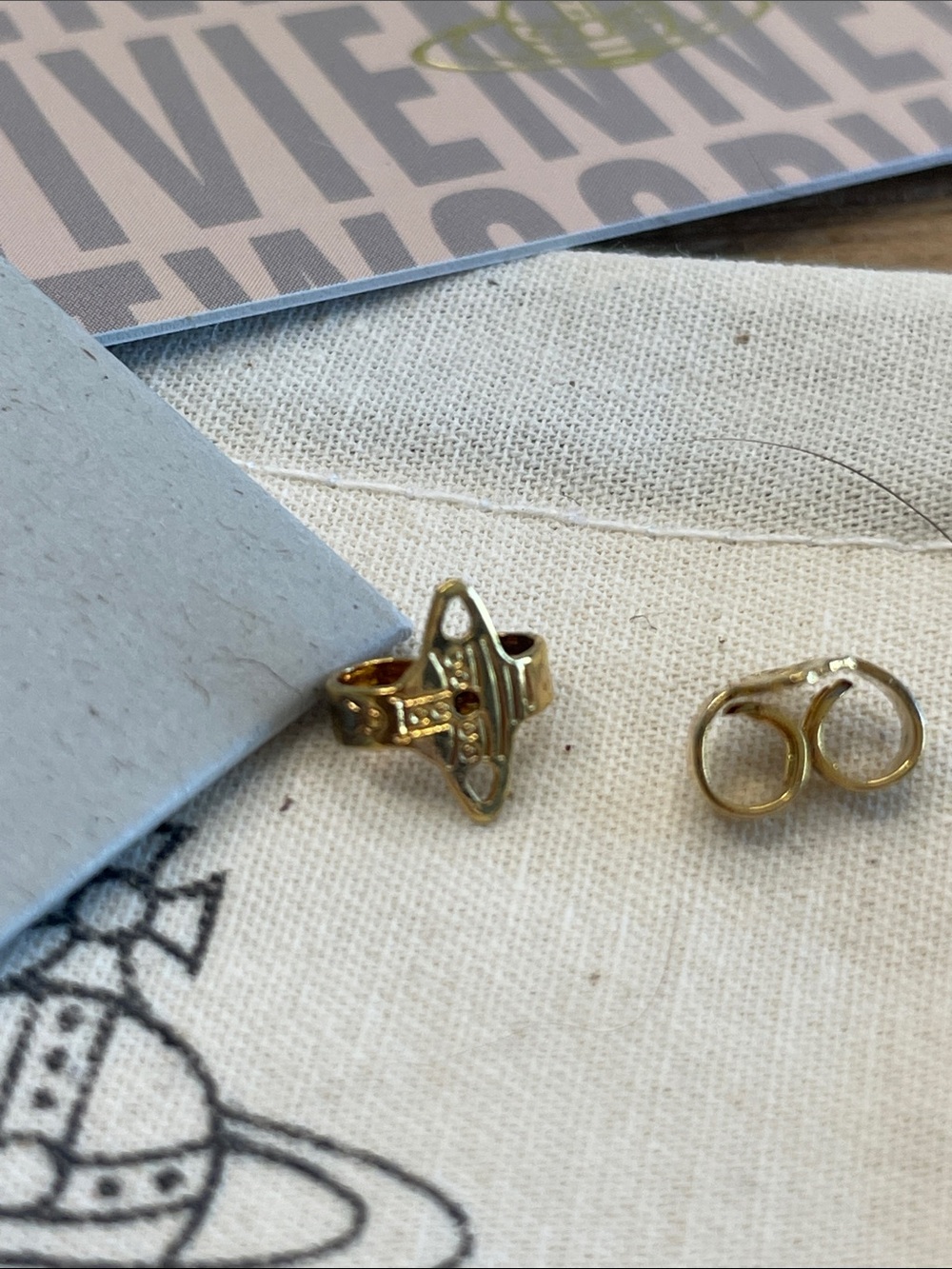 Vivienne Westwood Cream Enamel Heart Orb Stud Earrings Gold Tone Y2K - Picture 2 of 6